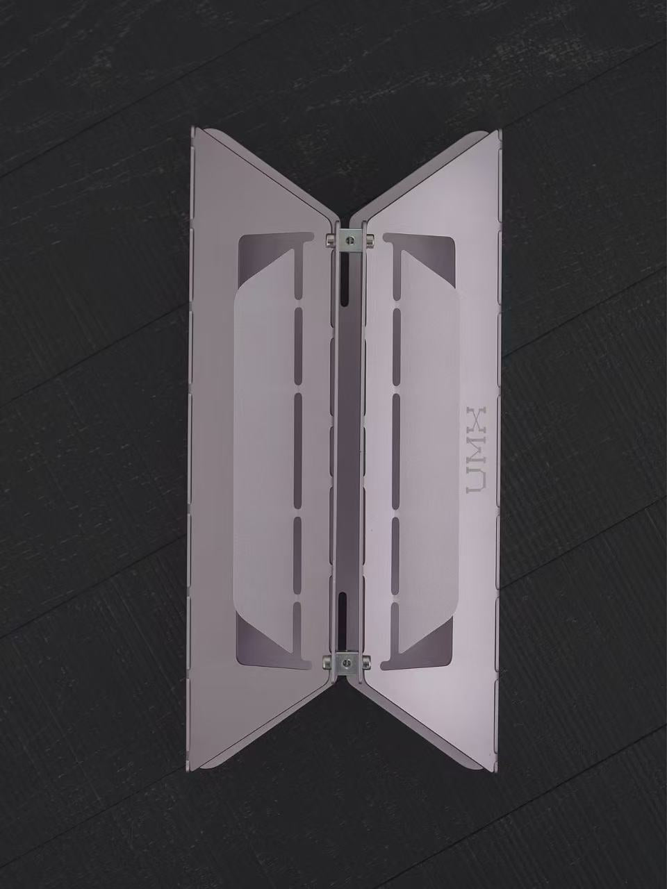 UMX tissue box with small metal wings