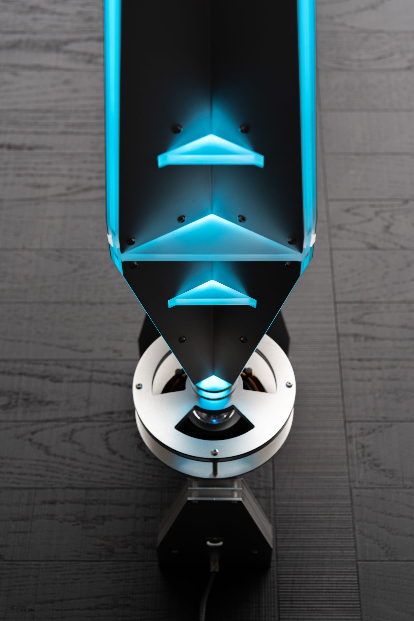 UMX Light Shuttle - Multi-functional Designer Floor Lamp with Integrated Speaker, Ambient Lighting, Side Table, Metallic Pickup, and Bauhaus Aesthetics